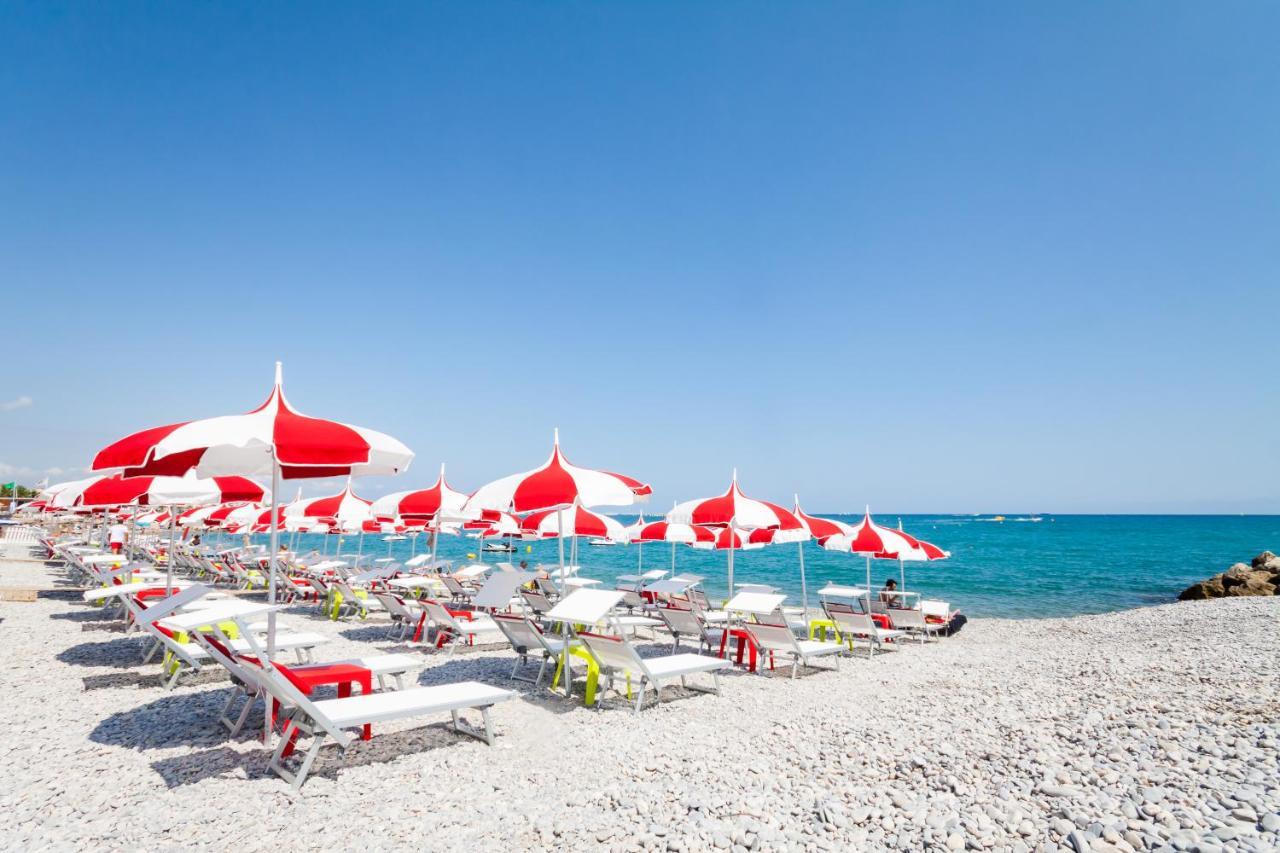 Cocoon Beach Central Proche Mer نيس المظهر الخارجي الصورة